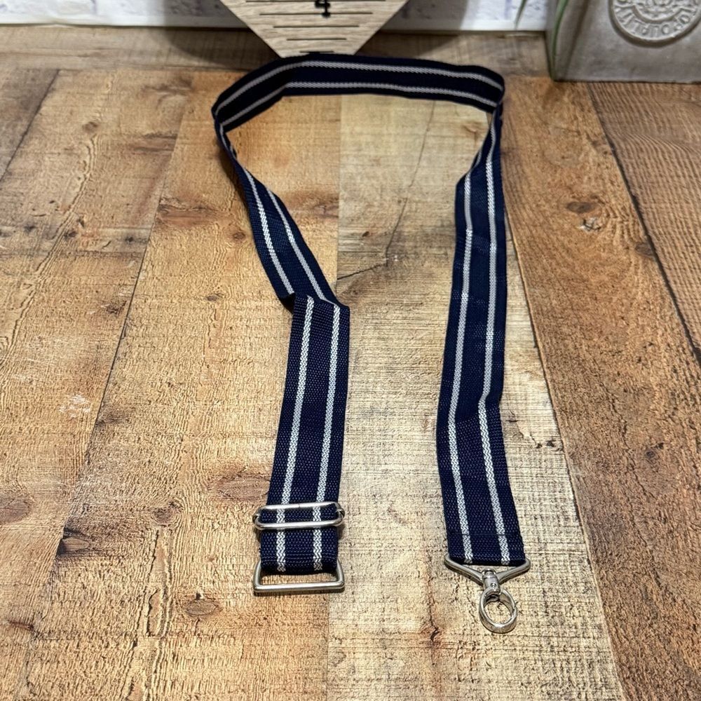 Thirty one family fun thermal bag replacement strap
Navy blue and white